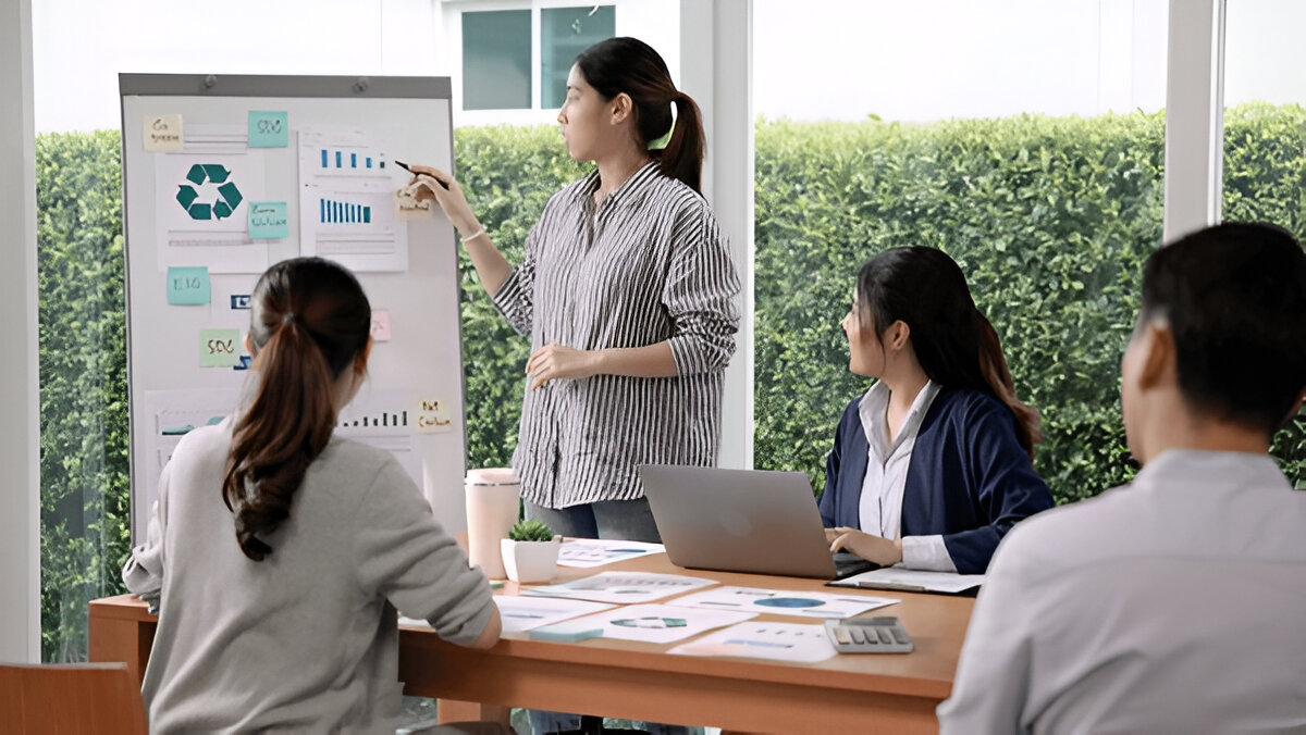 CIA4U ANALYZING CURRENT ECONOMIC ISSUES